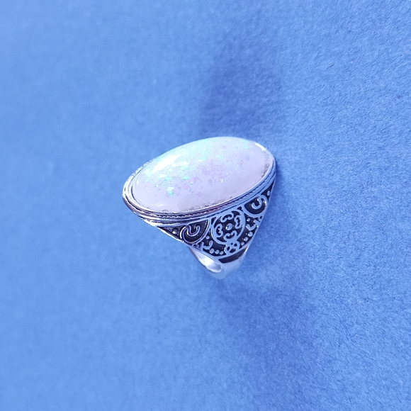 NWOT Vintage-Like Bohemian Silver Ring OVAL - Picture 4 of 6